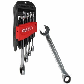 Combination spanner set with ratchet mechanism in ring...